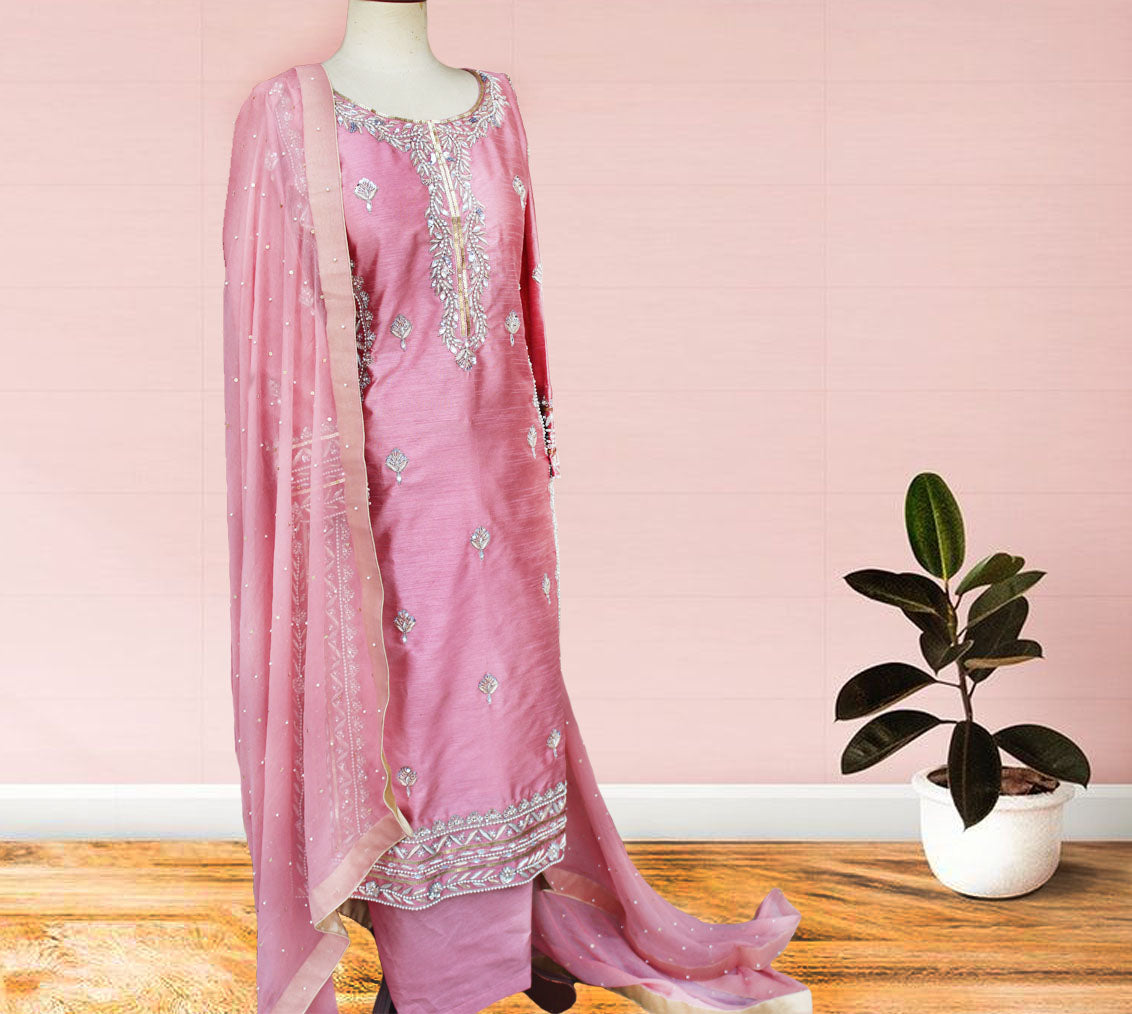 Sana Waqas Fleurs Rouges Khaas – Sana Waqas
