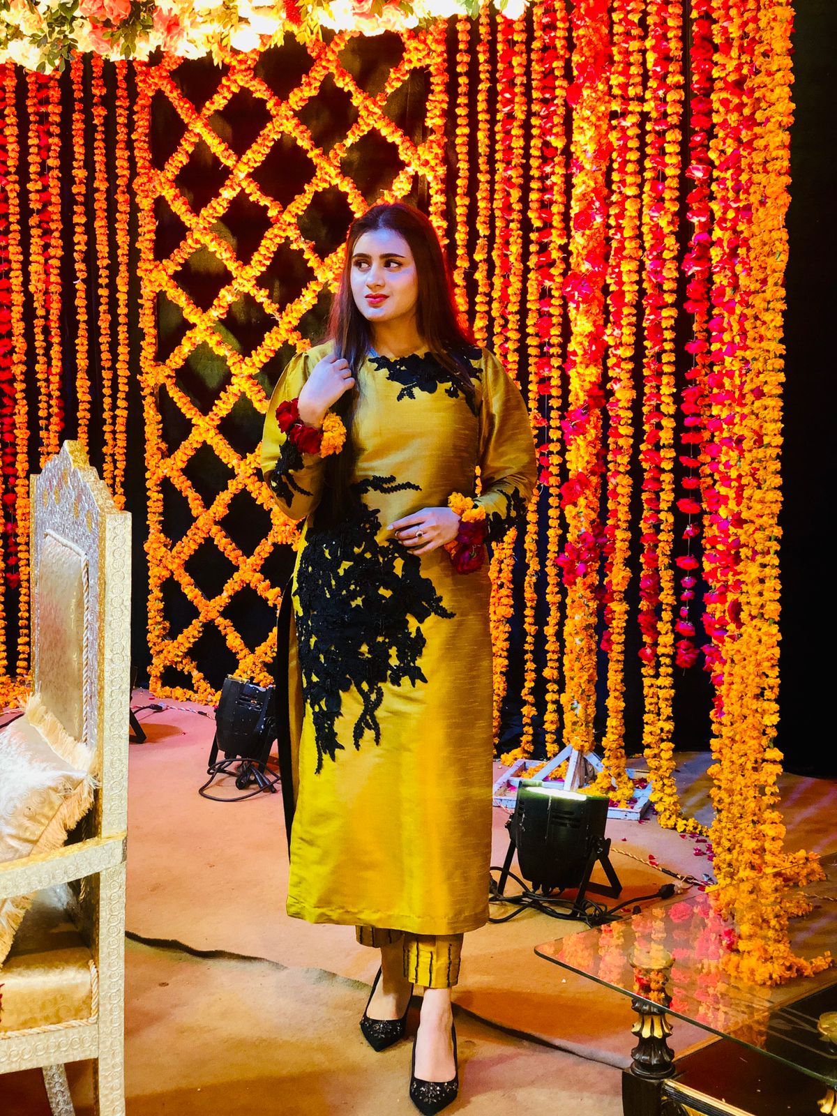 Sana Waqas Fleurs Rouges Lily – Sana Waqas