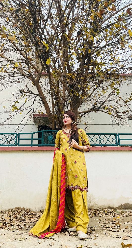 Sana Waqas Fleurs Rouges Products – Page 2 – Sana Waqas