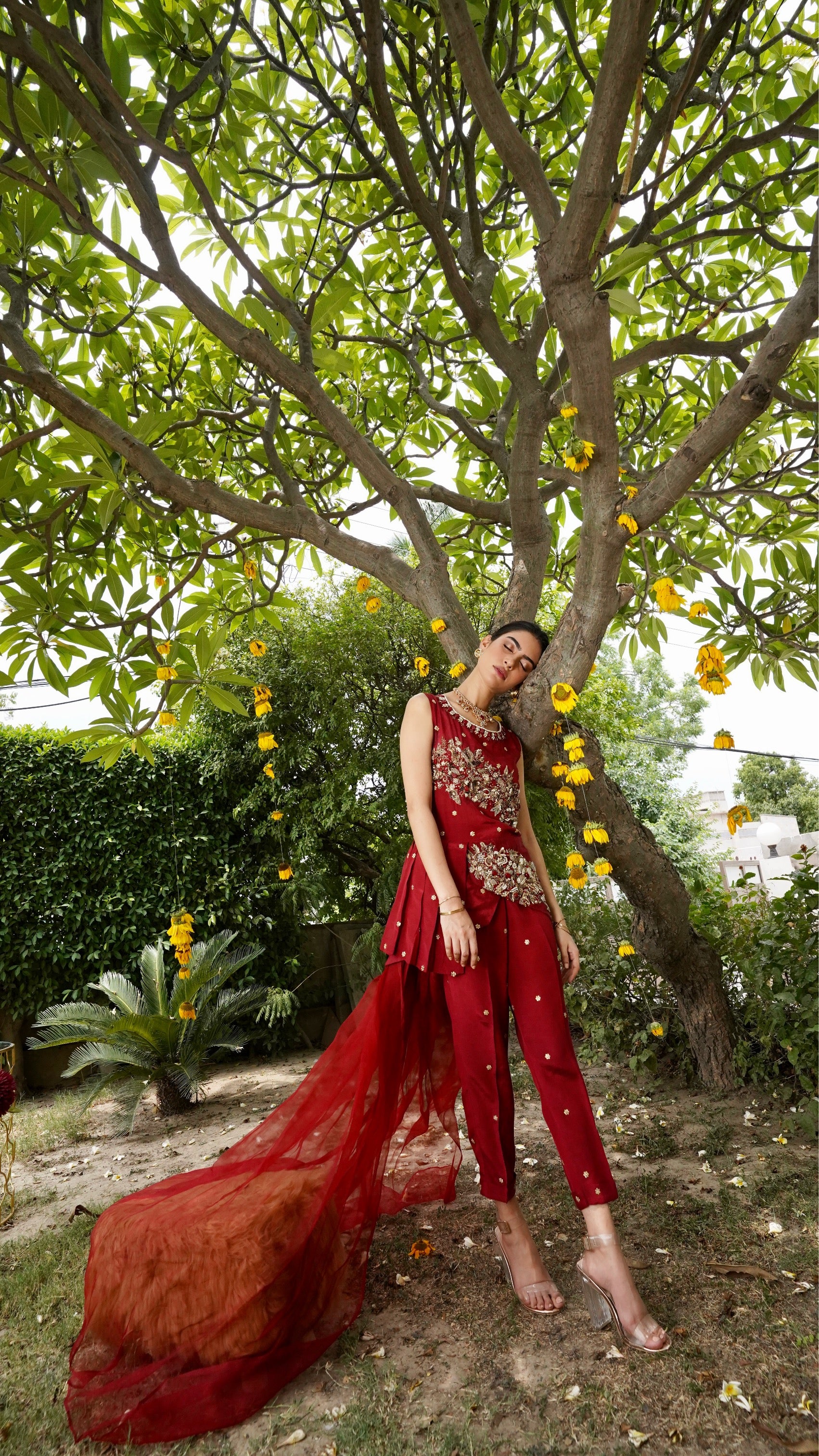 Sana Waqas Fleurs Rouges FLEUR AVEC DES PIERRES – Sana Waqas